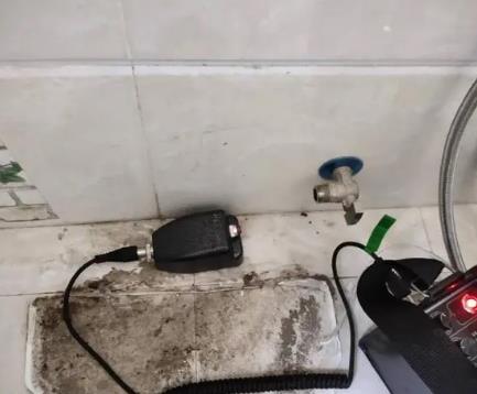 六枝特屋顶漏水维修公司分享下卫生间漏水的危害及解决方法